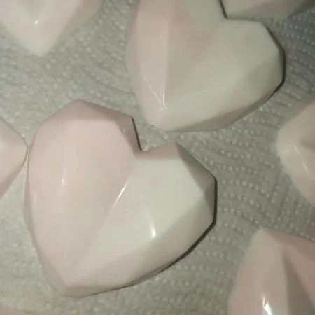 Sapun Senzualna Zavodljivost ručno izrađen od strane brenda ZdravaKozmetika.com