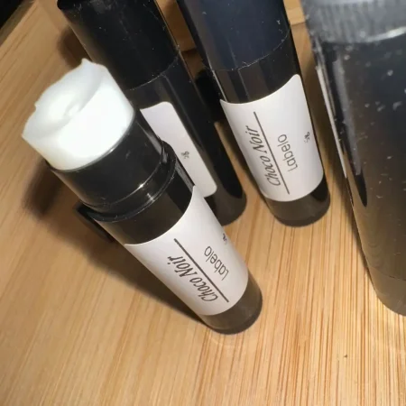 Labelo Choco Noir ručno izrađen od strane brenda ZdravaKozmetika.com